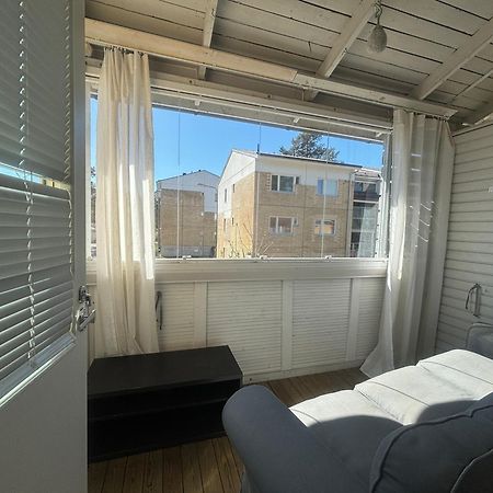 Private Rooms Near Metro, Free Parking,Direct Bus From Airport 赫尔辛基 外观 照片